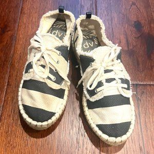 DV BY DOLCE VITA LACE-UP PLATFORM ESPADRILLES, SIZE US 7, BLACK/WHITE STRIPES